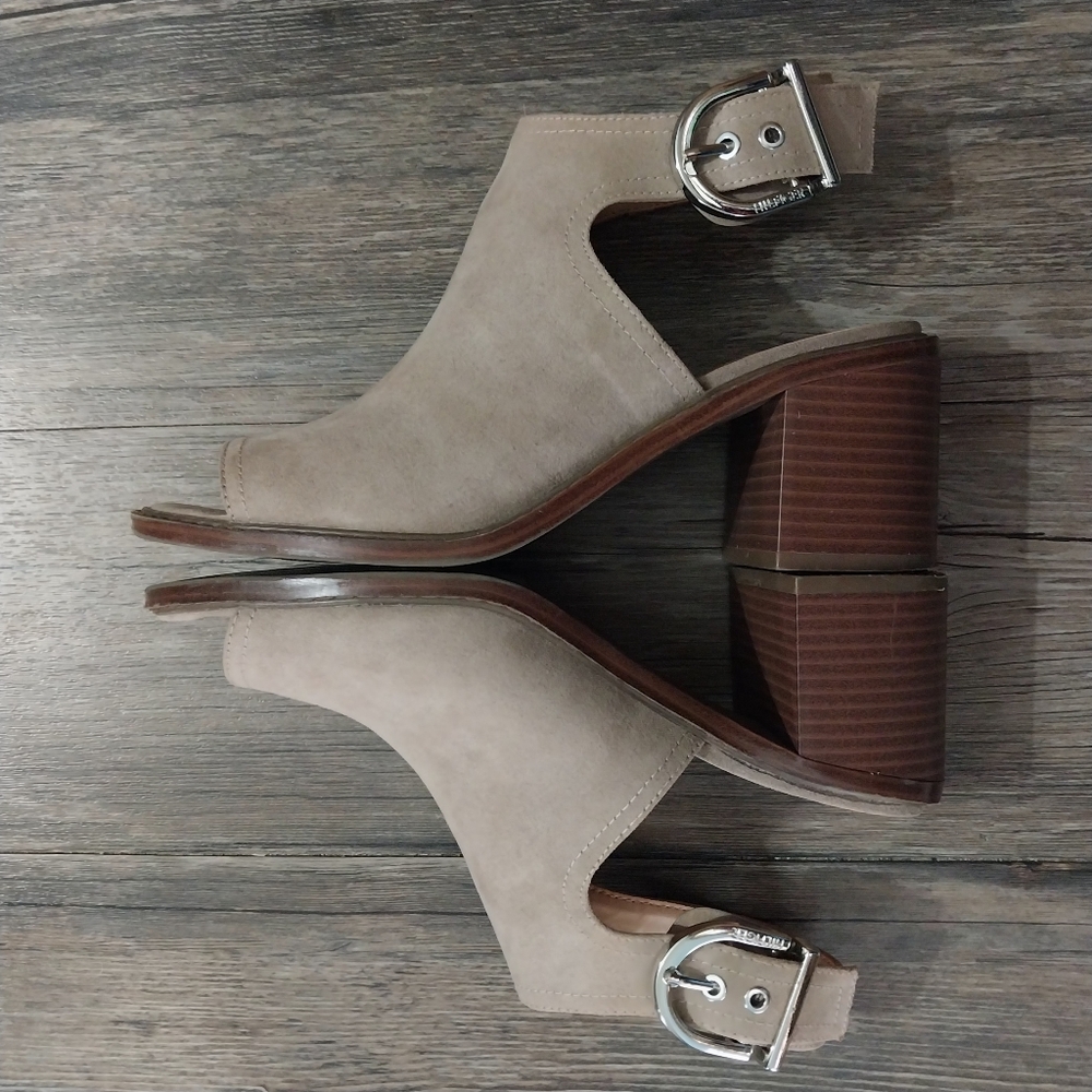 Tommy Hilfiger Fineya Peep Toe Slingback Sandals Women 7.5 Beige Ankle Wrap Mule